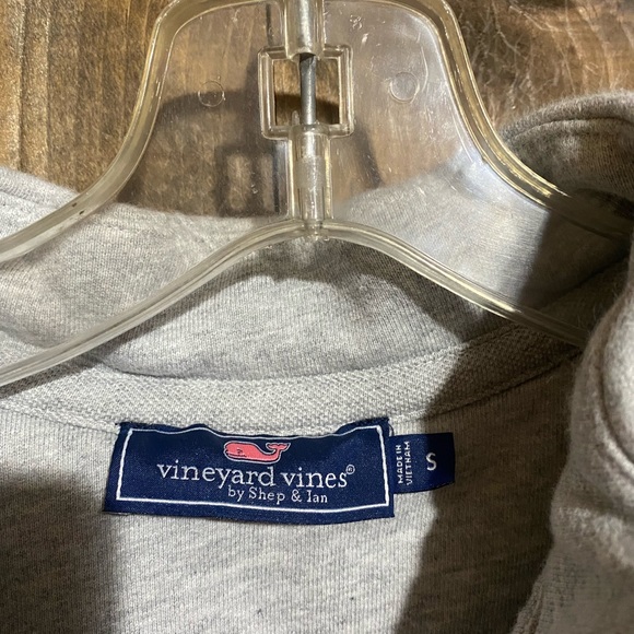 Vineyard Vines Grey Quarter Zip Pull Over, size S, smoke free home - Picture 3 of 4